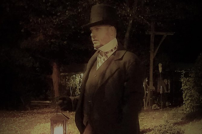 Savannah History and Haunts Candlelit Ghost Walking Tour - The Route: From Chippewa Square to Colonial Park Cemetery