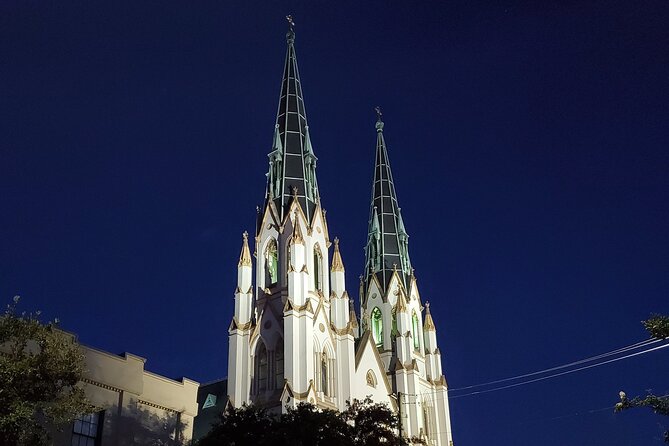 Savannah History and Haunts Candlelit Ghost Walking Tour - Meeting Point and Timing: Getting There 15 Minutes Early Helps