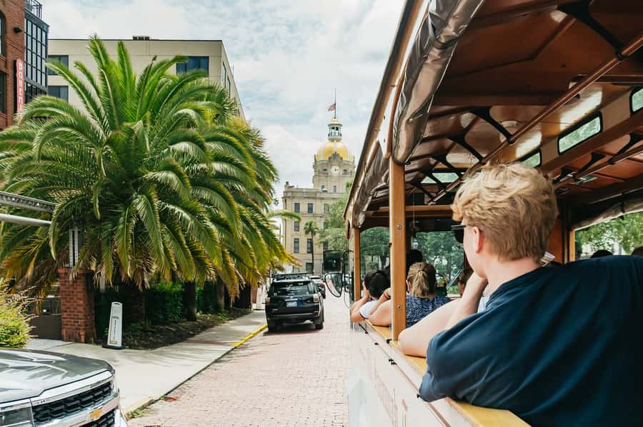 Savannah: Old Savannah Tours Historic Overview - Entering The Ride: What the 75 Minutes Is Really For