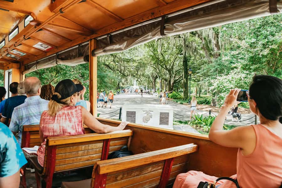 Savannah: Old Savannah Tours Historic Overview - How the Guide Changes Everything (Crystal, Miss Pearl, and More)