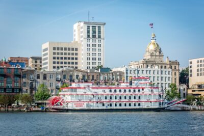 Savannah: Riverboat Narrated Harbor Sightseeing Cruise - Boarding at 9 East River Street: quick parking and dock logistics