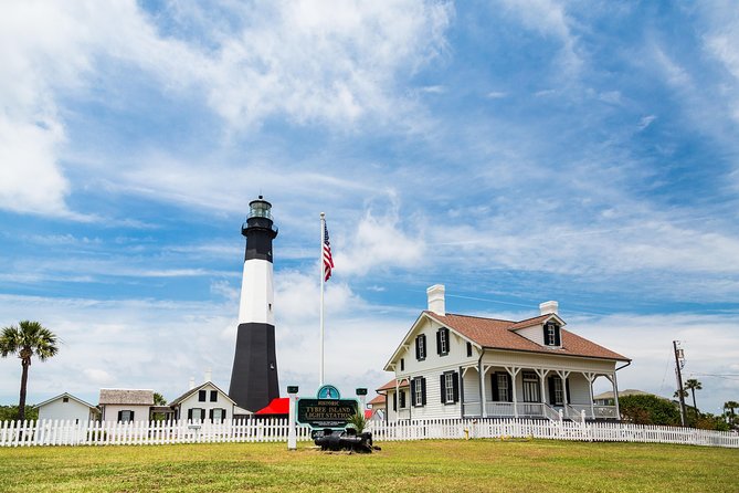 Savannah to Tybee Island with Dolphin Cruise - Tybee Lighthouse and beach time: great photos, Tuesday caveat
