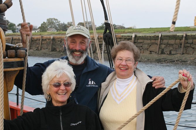 Schooner Fame Sailing Tour - Where you meet at Finz Salem and how the start feels in real life