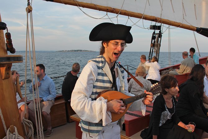 Schooner Fame Sailing Tour - Participation and who it suits best (and who should think twice)