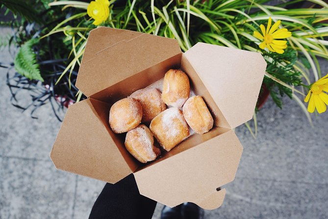 Seattle Delicious Donut Adventure & Walking Food Tour - Pike Place Market Finish: Daily Dozen and a Real Finale