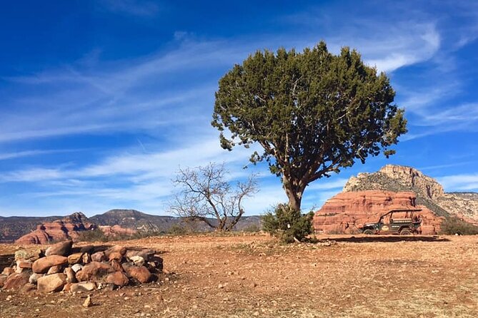 Sedona Red Rocks Outback Tour: Scenic with mild off-roading - The best part: guide narration that turns rocks into stories
