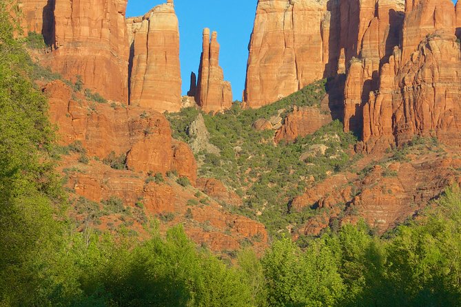 Sedona's Seven Canyons: 2-Hour Rugged Adventure & Stunning Views - Stop 1 at Vultee Arch Trail #22: Dry Creek Basin and Ranch-Land Stories