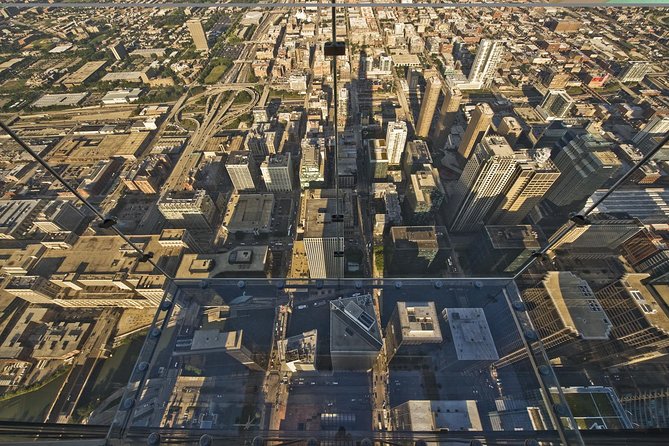 Skydeck - Willis Tower Admission - Best times to visit: morning calm vs sunset glow