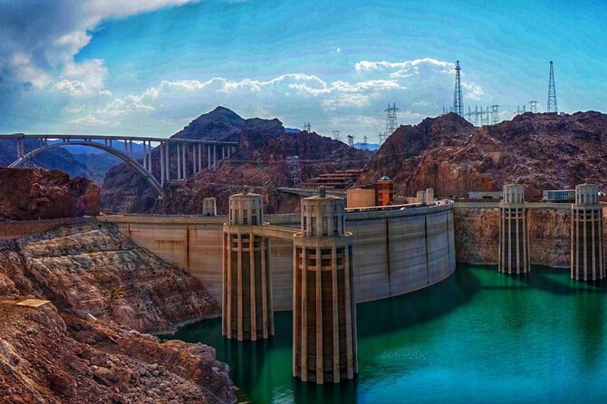 Small Group Grand Canyon, Hoover Dam, 7 Magic Mountains VIP Tour - Optional Skywalk upgrade: the glass moment and its rules