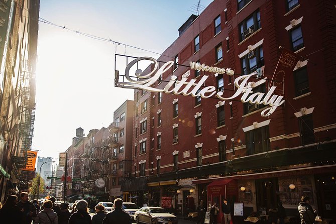 SoHo, Little Italy, and Chinatown Walking Tour in New York - SoHo’s Cast-Iron District: architecture you can actually point at