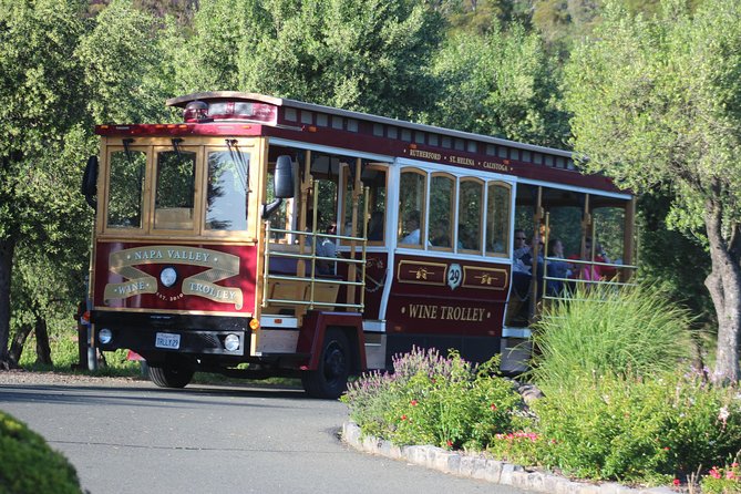 Sonoma Valley Open Air Wine Trolley Tour - Winery selection: what’s great, what to watch for