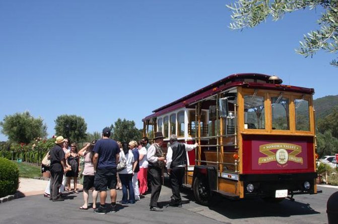 Sonoma Valley Open Air Wine Trolley Tour - The guide’s role: stories while you roll
