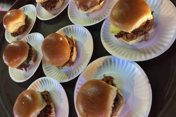 Southern Flavors Food, Pub Crawl, and History Walking Tour - How the Tastings Work: Six Stops, Lunch-Size Portions, and Drink Choices