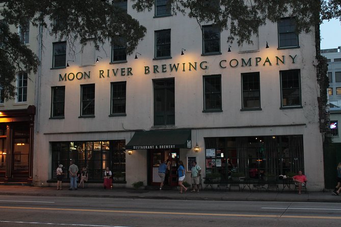 Spooky Savannah Haunted Pub Crawl - City Market heart stop: where the walk gets lively