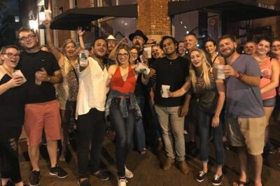 Spooky Savannah Haunted Pub Crawl - Wright Square’s hanging square stop: a quick hit of legend