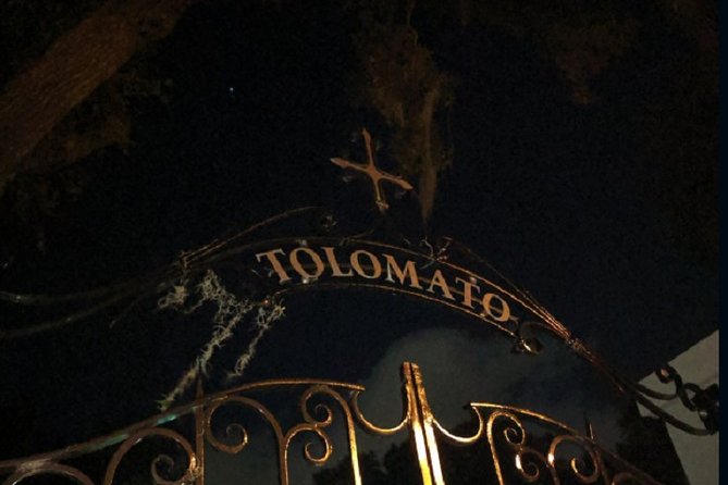 St. Augustine Ghost Tour: A Ghostly Encounter - Who runs the show: costumed guides like Blanco, the Sheriff, and Chief