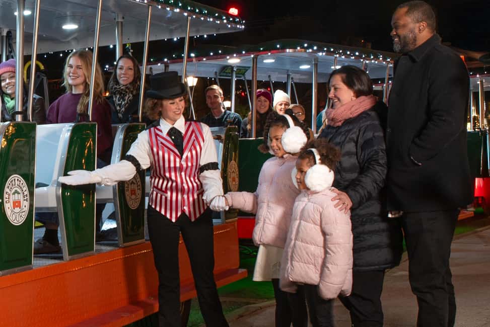 St Augustine: Nights of Lights Trolley Tour - Getting started: the Visitor Information Center meeting point