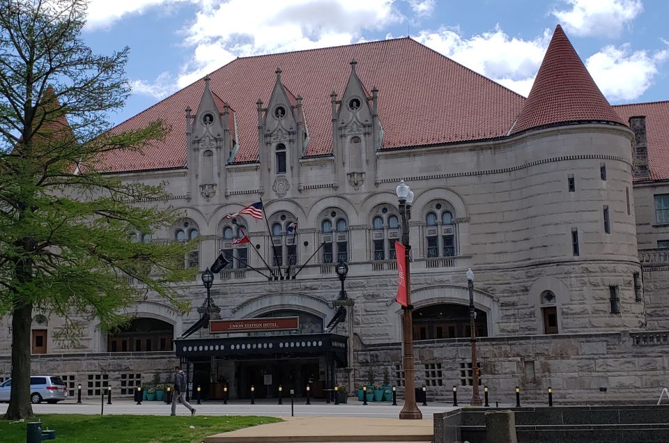 St Louis: 75-Minute City Trolley Tour - Gateway Arch and Mississippi River: The City’s Opening Chapter