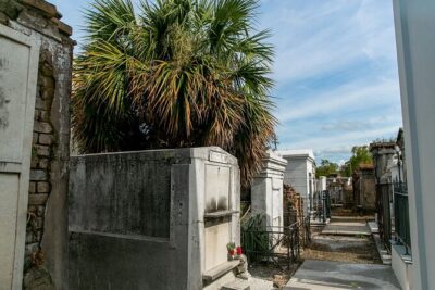 St. Louis Cemetery No. 1 Official Walking Tour - Why St. Louis Cemetery No. 1 is tour-only (and what that changes)