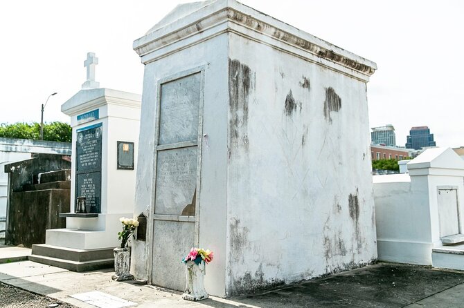 St. Louis Cemetery No. 1 Official Walking Tour - Price and timing: is $25 a good value?