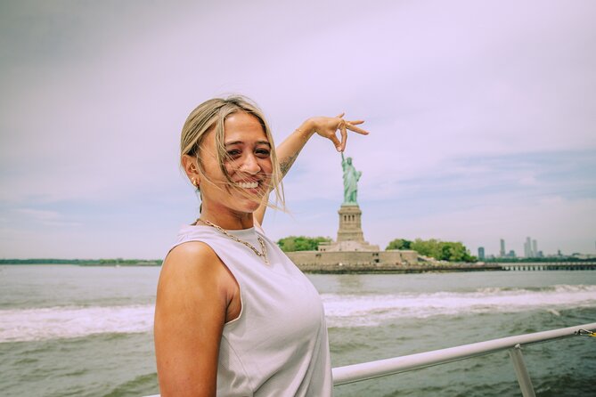 Starship Landmark 90 Minute Sightseeing Cruise - Stop for the Moment: Statue of Liberty Photo Time (No Landing)