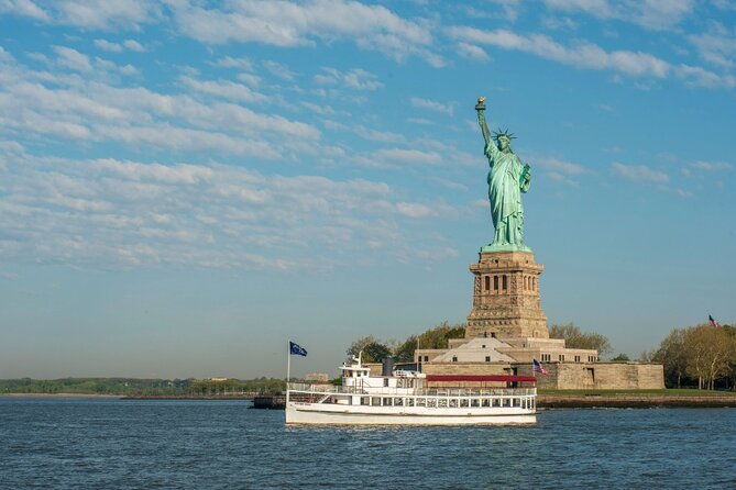 Statue of Liberty and New York City Skyline Sightseeing Cruise - The Boat Setup: Where You’ll Stand, Sit, and Take Photos
