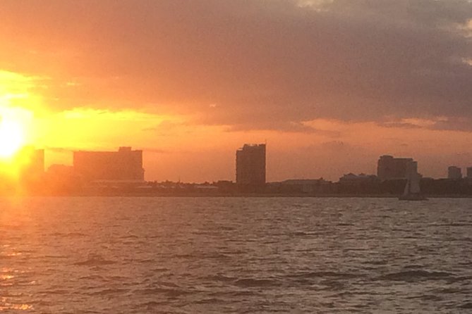 Sunset Catamaran Cruise in Ft. Lauderdale - Champagne Toast: Included, Simple, and Actually Part of the Experience