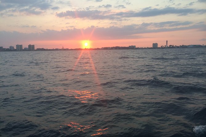 Sunset Catamaran Cruise in Ft. Lauderdale - Spirit of Lauderdale: Getting Aboard With Minimal Stress