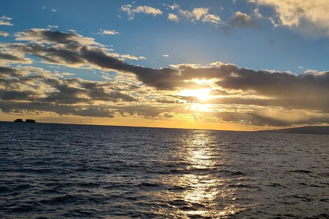 Sunset Dinner Cruise in Honolulu, Hawaii - Sunset Views First: What You’re Really Paying For
