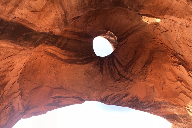 Sunset Tour of Monument Valley - What’s Included, What Isn’t, and Where You Start/End