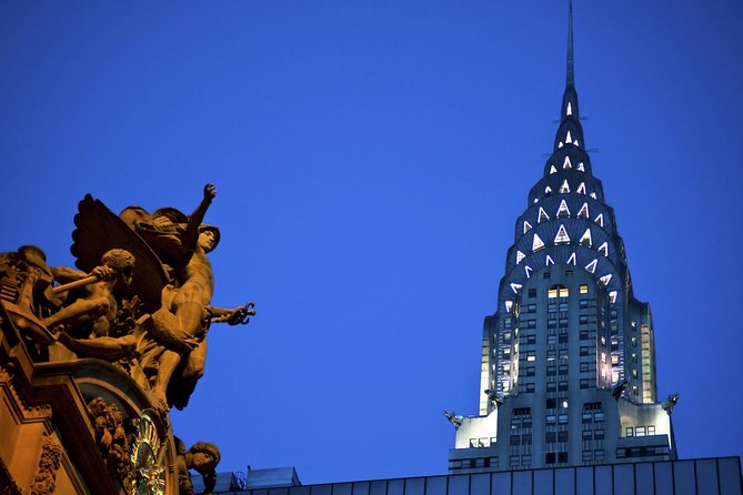 Superheroes in New York Walking Tour - The Guide’s Story Beats: Kryptonite, Batman, and Avengers Clues