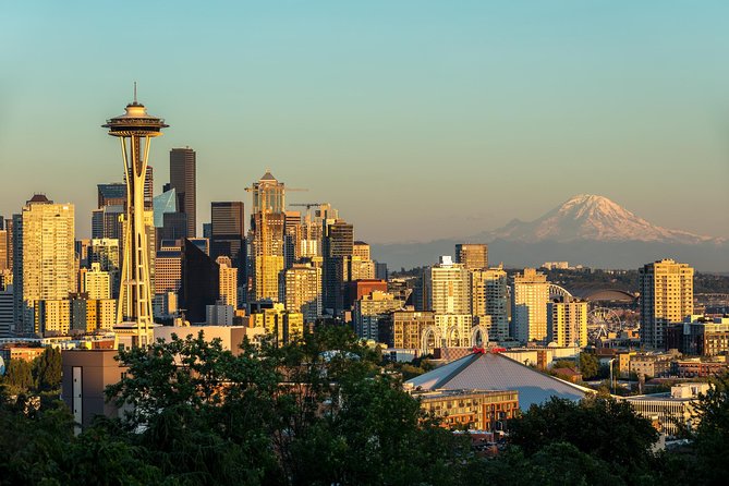 The Best of Seattle City Highlights Tour - Holiday Magic Stop and How the Day Is Structured