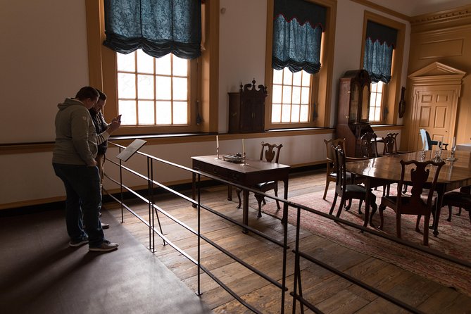 The Constitutional Walking Tour of Philadelphia - What you should expect: outside views, inside time later