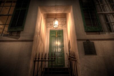 The Ghosts of New Orleans Tour - Start Point at 809 Royal St: Getting Oriented Fast