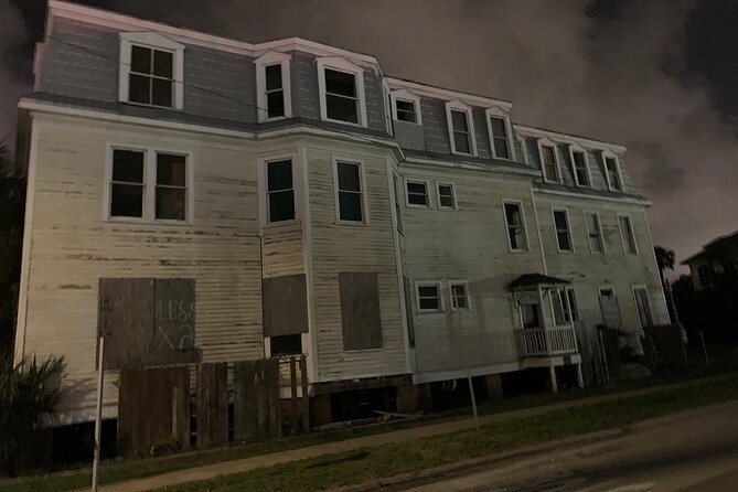 The Historic Galveston Ghost Tour - A 90-Minute After-Dark Walk Through Galvestons Mansions