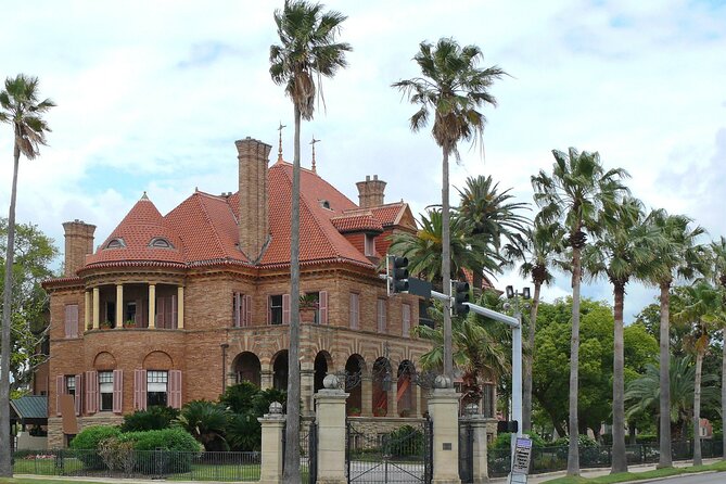 The Historic Galveston Ghost Tour - Meeting Point on Sealy Ave: Getting Started Smoothly