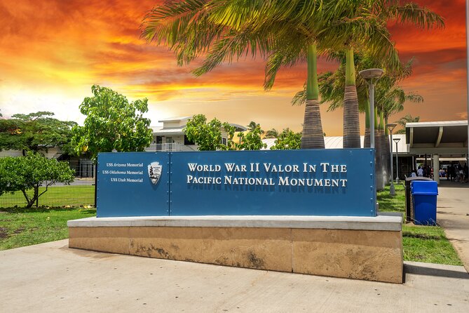 Tribute to Pearl Harbor Arizona Memorial and Honolulu City Tour - Downtown Honolulu pass-bys: State Capitol, Iolani Palace, Washington Place