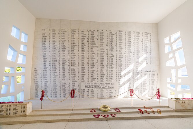 Tribute to Pearl Harbor Arizona Memorial and Honolulu City Tour - King Kamehameha Statue and your return to Waikiki