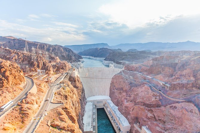 Ultimate Hoover Dam Tour from Las Vegas - Stop 2: Lake Mead lookout and the Arizona Paint Pots view (about 10 minutes)