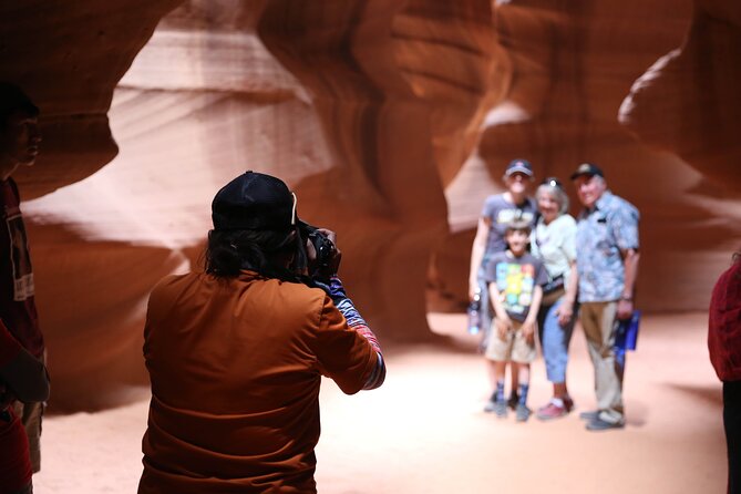 Upper Antelope Canyon Tour-AACT - The 80-minute walk, the steps, and what single-direction really means