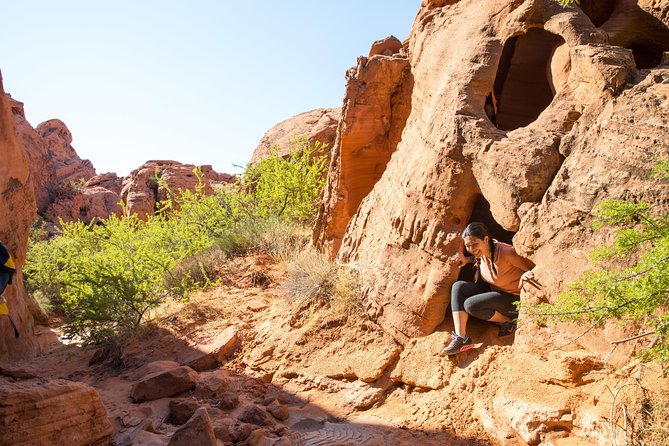Valley of Fire Guided Hike from Las Vegas - Guides and pace: why small groups feel easier here