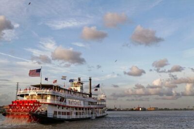 VIP Jazz Dinner Cruise with Private Tour and Open Bar Option - The Dukes of Dixieland up close: Why the seats feel like the deal