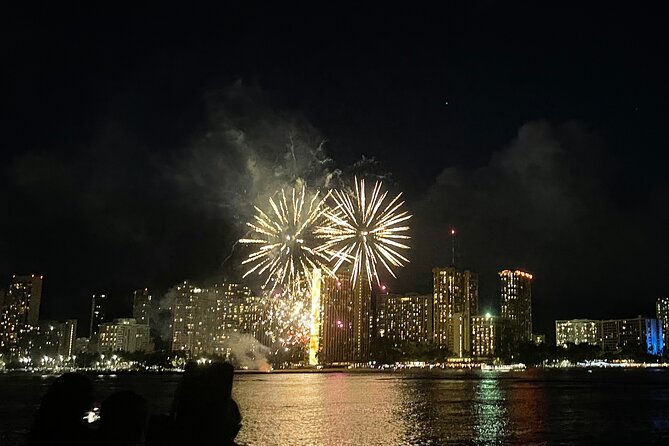 Waikiki: Friday Night Fireworks Catamaran Cruise - Onboard Comfort and Sea Conditions: When “Bumpy” Happens