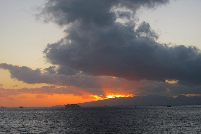 Waikiki Signature Sunset Catamaran Sail - Comfort and weather: wind, motion, and how to avoid a miserable sunset