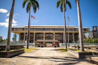 Waikiki Trolley Red Line Heroes & Legends Hop-on Hop-off Tour - Price and Value: $35 Is Less Than Taxis, More Than a City Bus