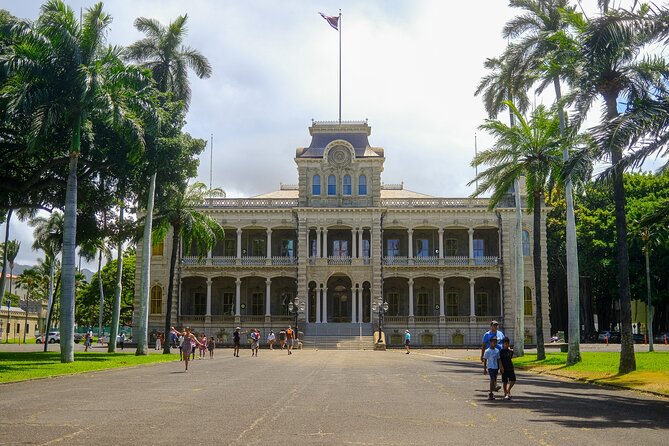 Waikiki Trolley Red Line Heroes & Legends Hop-on Hop-off Tour - Foster Botanical Garden and Izumo Mission of Hawaii: Calmer Stops With Real Character