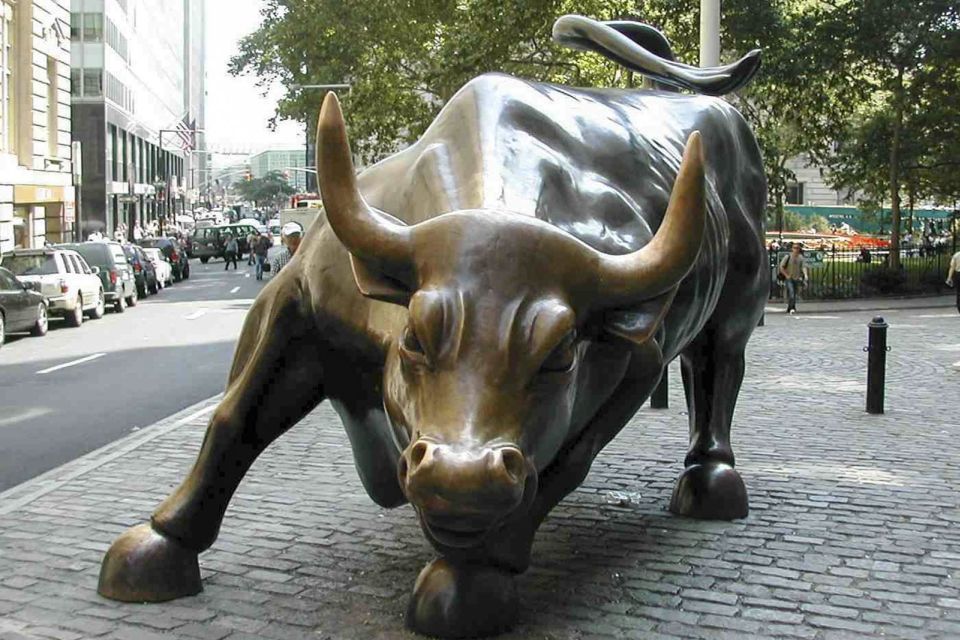Wall Street Insider Tour with a Finance Professional - Wall Street on foot: deals, drama, and uncomfortable truths
