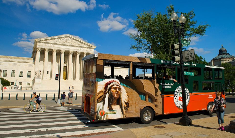 Washington, DC: Hop-On Hop-Off Old Town Trolley City Tour - App audio in 7 languages and GPS tracking: using tech the smart way