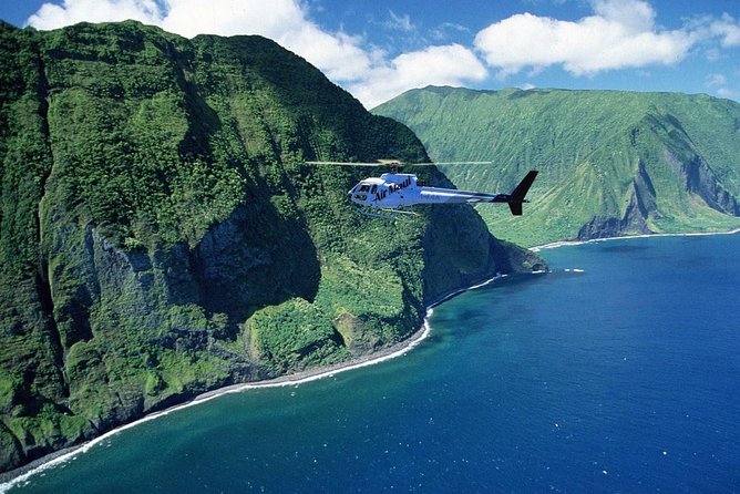 West Maui and Molokai Special 45-Minute Helicopter Tour - Comfort, safety, and motion: small cabin reality checks