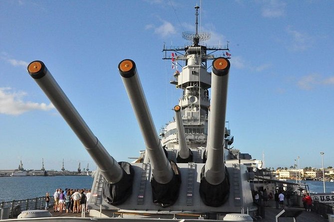 WWII Pearl Harbor Heroes Deluxe Tour - Pearl Harbor Aviation Museum Lunch: Where Food Meets WWII Airpower